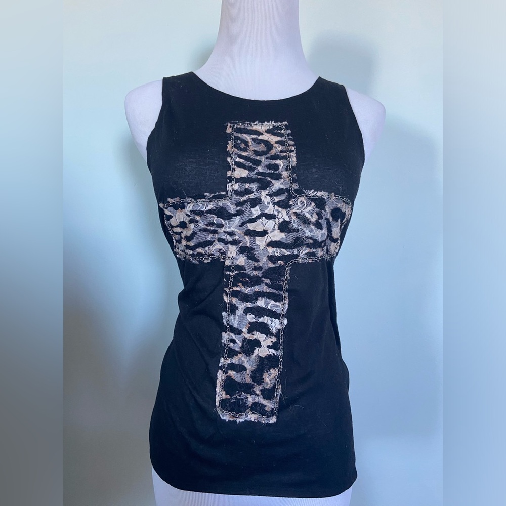 Muscle Shirt with Leopard Print Cross